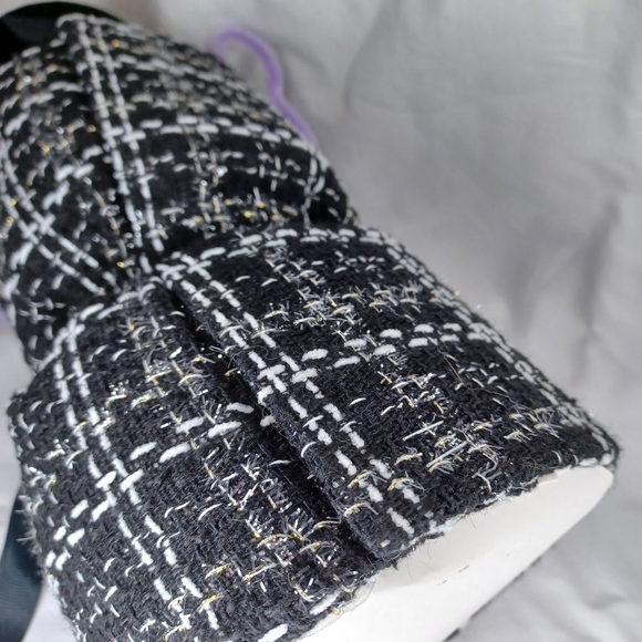 Kuromi Plush Bouquet with Flowers - Picture 8 of 8